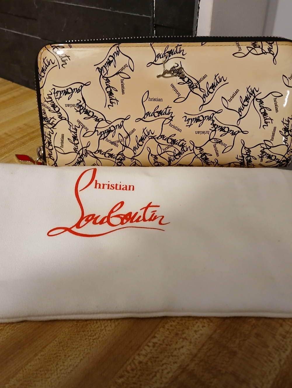 ❤️Christian Louboutin EUC RARE Long Zip Wallet & Dustbag
